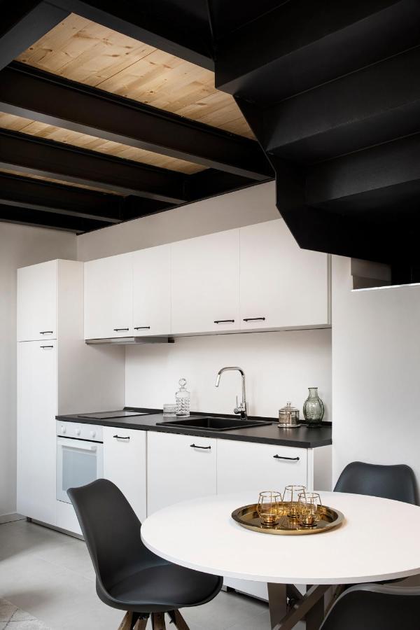 Aria Boutique Apartments Farneti Milan Bagian luar foto