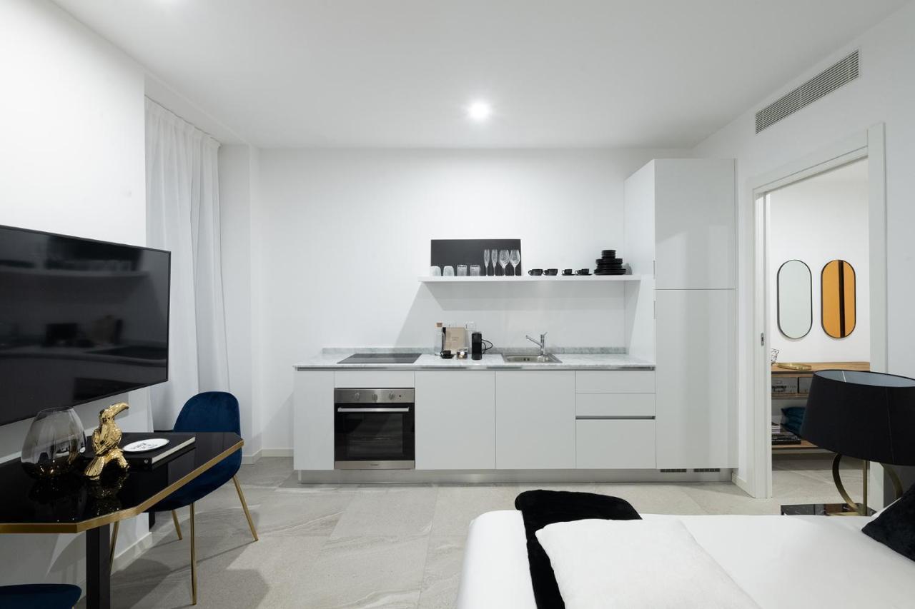Aria Boutique Apartments Farneti Milan Bagian luar foto