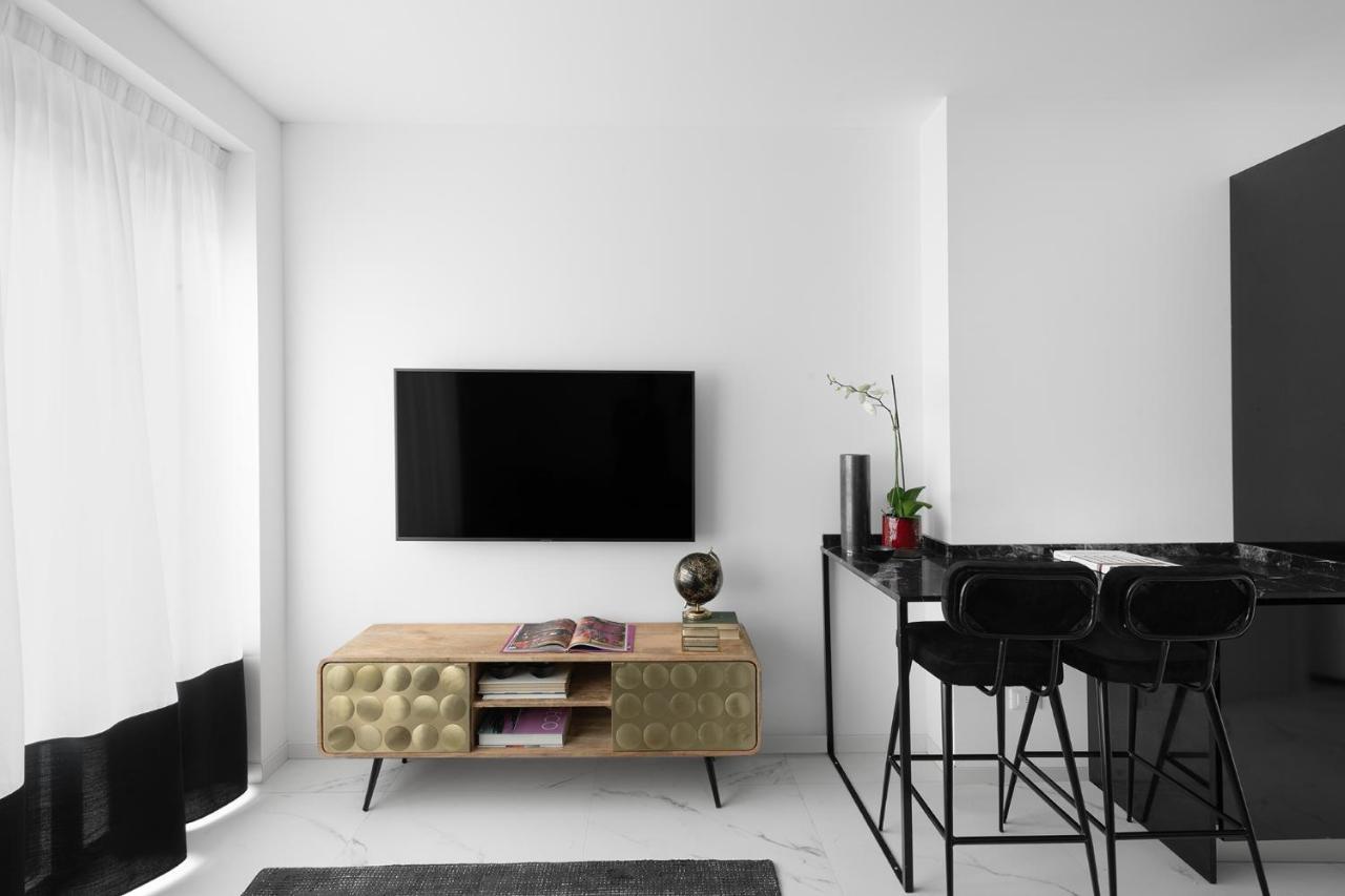 Aria Boutique Apartments Farneti Milan Bagian luar foto